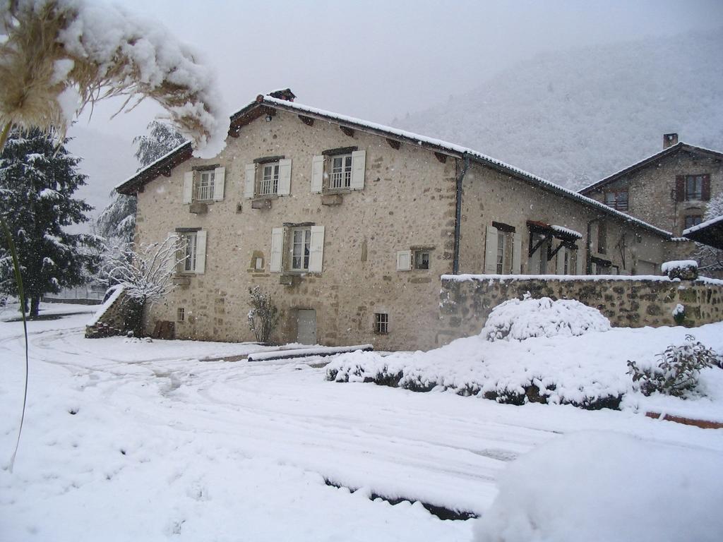 L'Estapade Des Tourelons Bed & Breakfast Сан-Жан-ан-Ройан Екстериор снимка